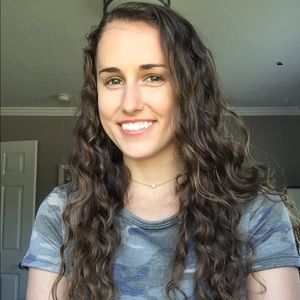 Meet your Posher, Danielle